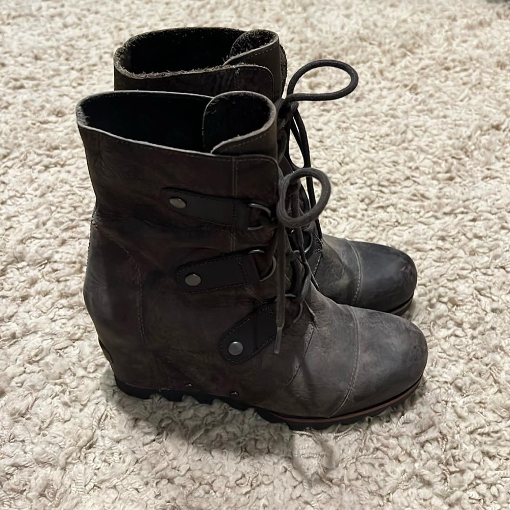Sorel Joan of Arctic Wedge Lace Up Boots Dark Brown Size 7 Women’s